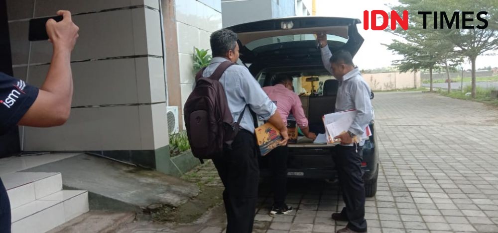 Kasus OTT Pungli, Penyidik Geledah Kantor Disdag Kota Mataram