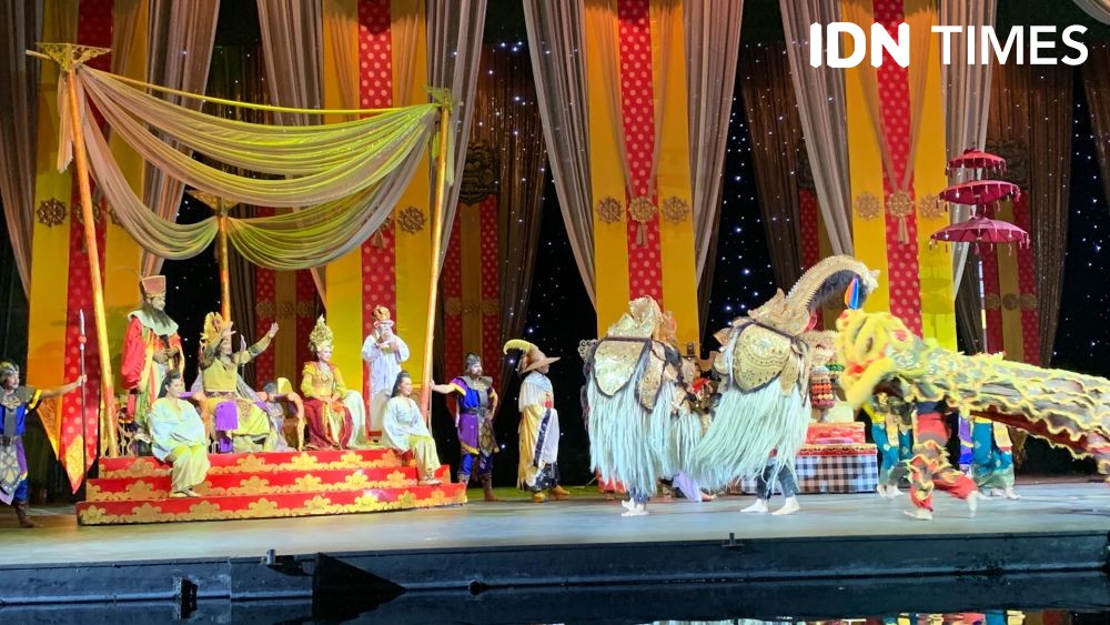 10 Kejutan di Bali Agung The Grand Show, Gajah di Panggung!