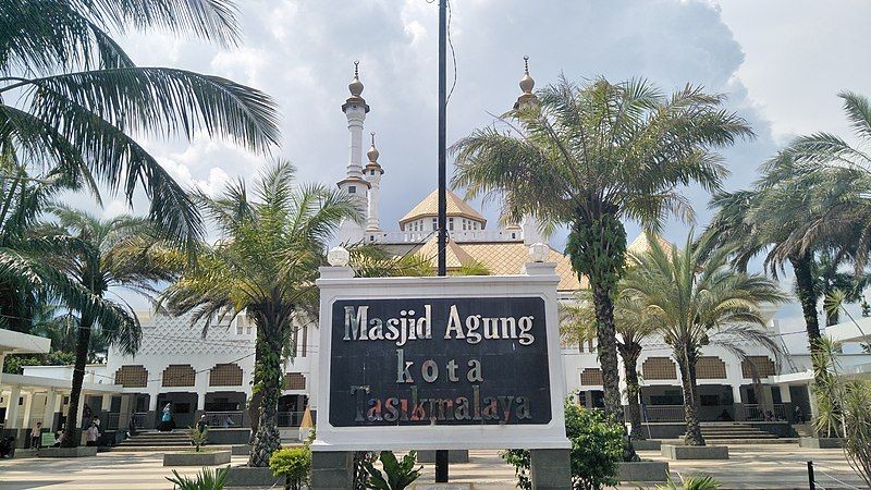 5 Tempat Wisata Religi di Tasikmalaya, Ada Masjid Hingga Makam!
