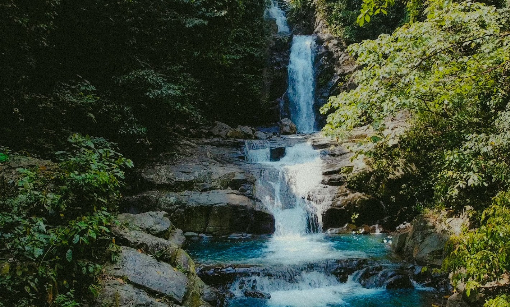 Air Terjun Karawang, Wisata Tersembunyi yang Masih Asri 