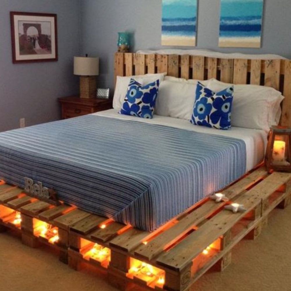 Кровать из деревянных ящиков