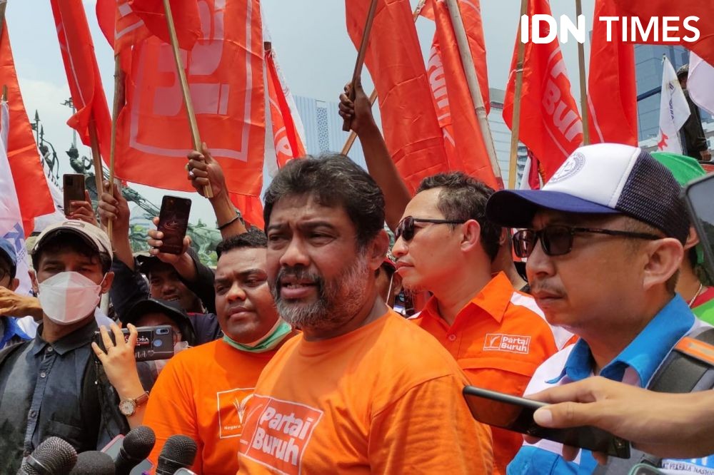 Ribuan Buruh Gelar Unjuk Rasa Geruduk MK Dan Istana Hari Ini