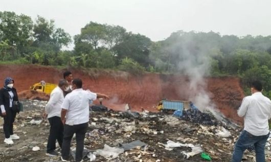 Tempat Pembuangan Sampah Ilegal Bikin Resah Warga Purwakarta