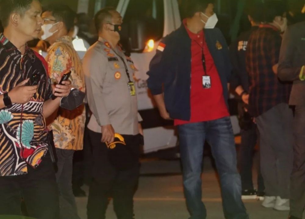 Ditangkap Di Kamboja, 3 Buronan Judi Online Tiba Di Bandara