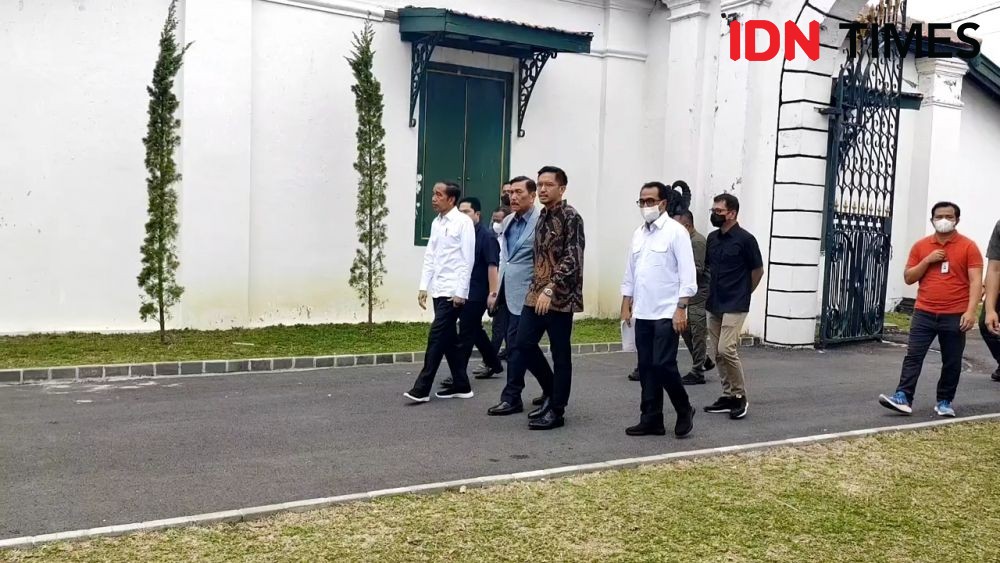 Jokowi dan Menteri ke Pura Mangkunegaran Solo, Mau Revitalisasi