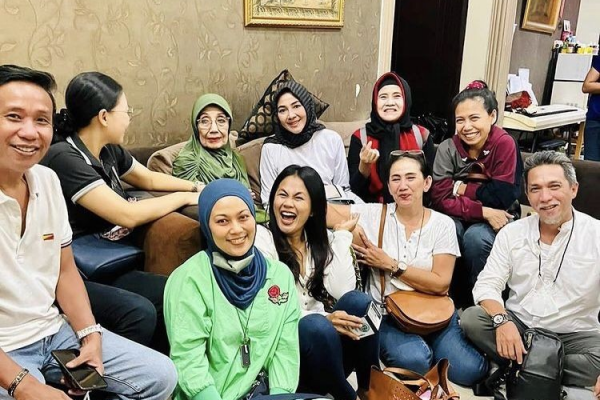 10 Momen Pemain Bajaj Bajuri Jenguk Nani Wijaya, Penuh Canda Tawa