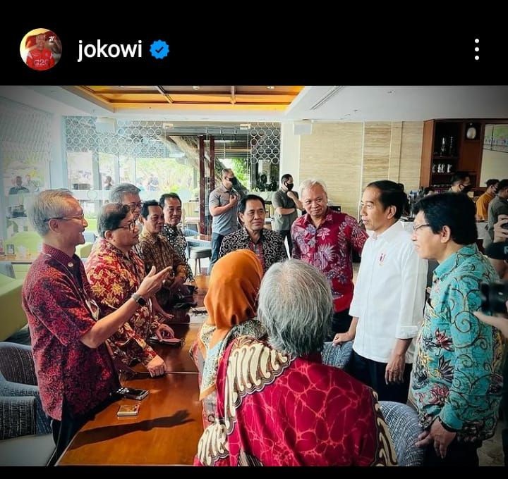 Jokowi Unggah Foto Wisuda UGM, Ribuan Komentar Banjiri Akun Instagram 
