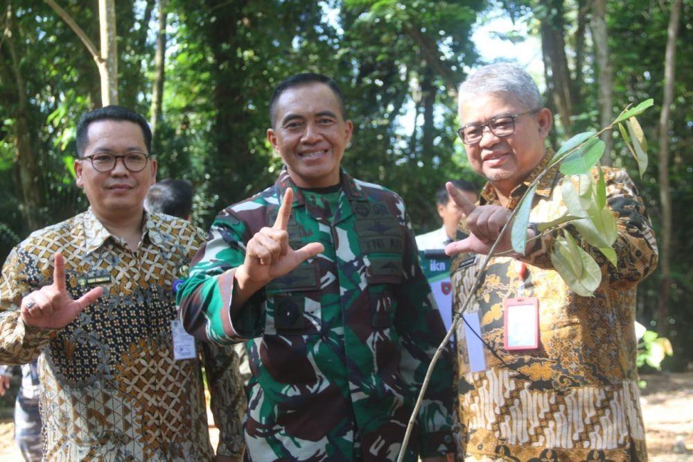 Kodam Mulawarman dan PSP Reklamasi Tahura Bukit Soeharto