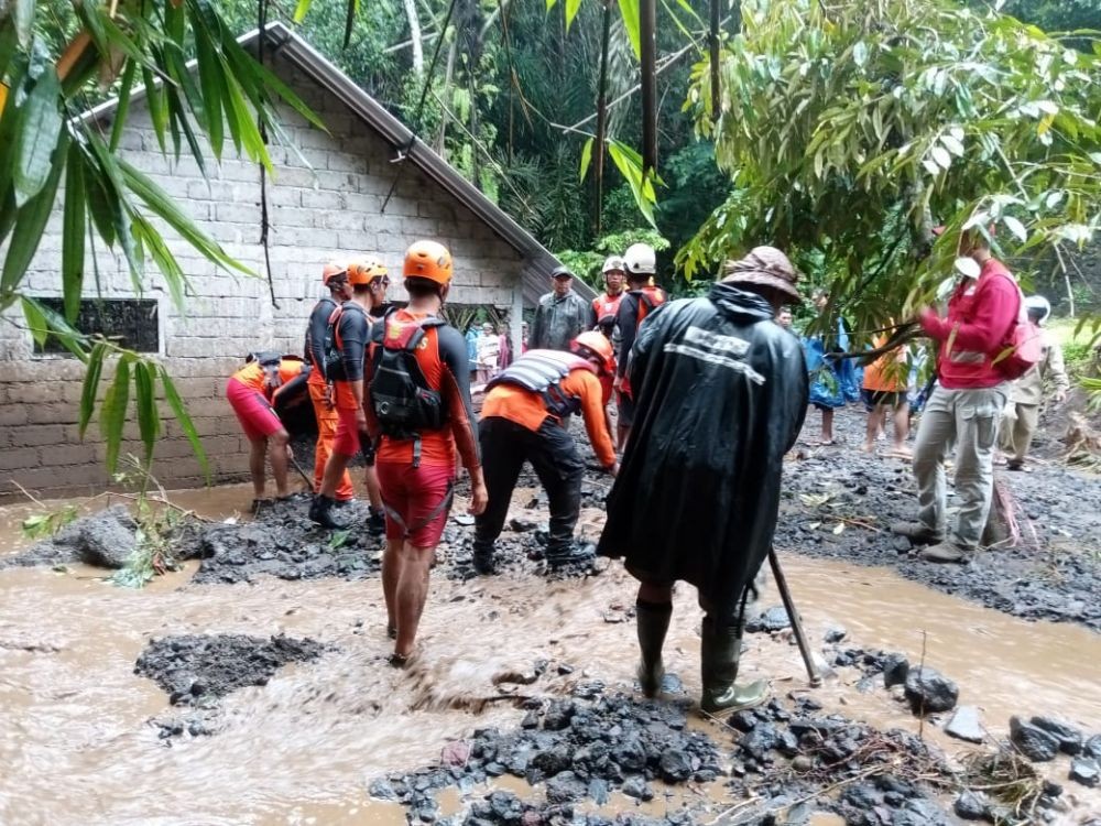 45 Rumah Rusak Akibat Banjir, Dibangun Posko untuk Ratusan Warga Bali