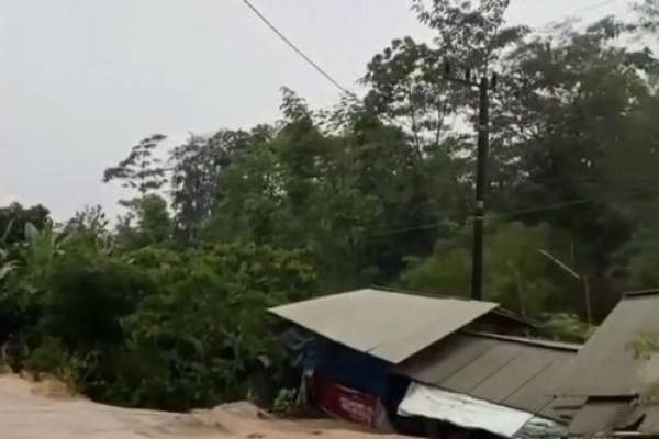 2 Desa Di Malang Selatan Dilanda Banjir Setinggi 1,5 Meter