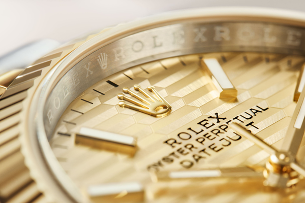 Tips Membedakan Jam Tangan Rolex Asli dengan KW Atau Palsu