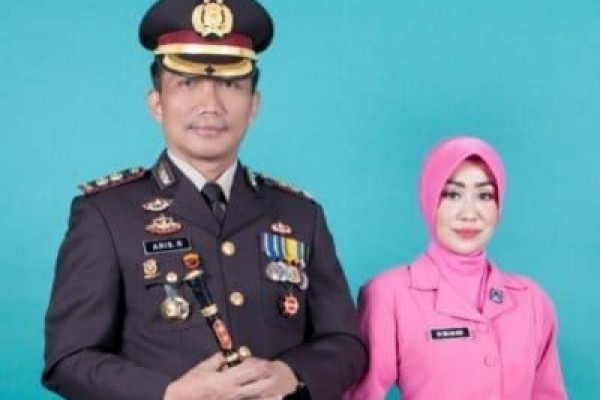 Kapolres Muara Enim Dimutasi Setelah Viral Menikah Tanpa Izin