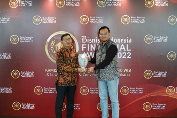 FIF Raih The Best Performance Multifinance 2022