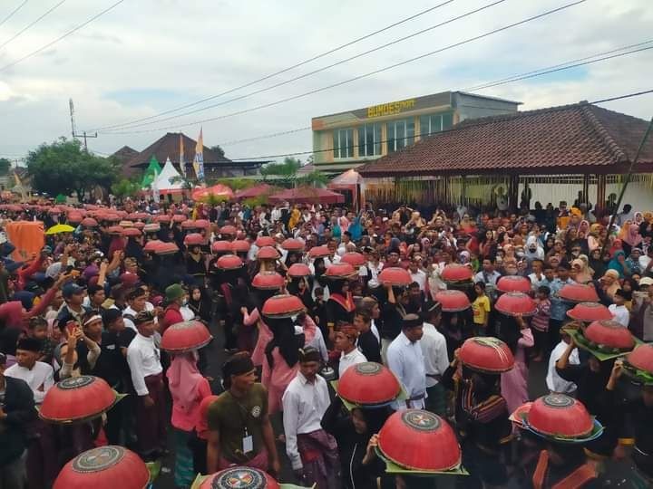 Tolak Bala Lombok, Ada Parade 5.000 Dulang dan Merah Putih 250 Meter