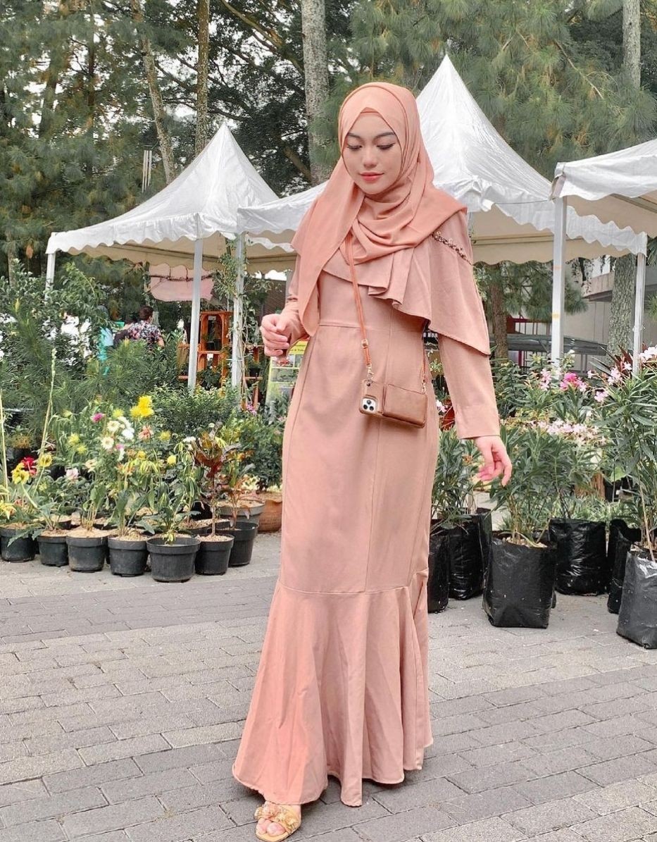 10 Gaya Kondangan Hijab Irlita Almaida, Gaunnya Memikat!