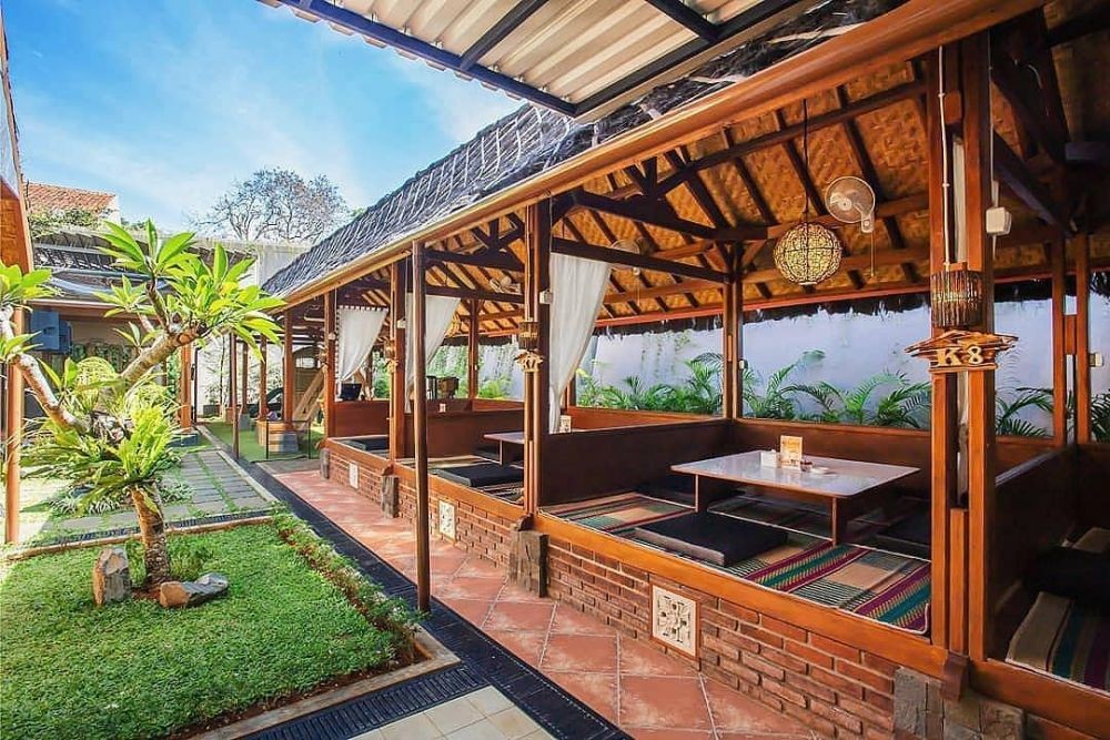 6 Tempat Makan Lesehan di Bogor yang Enak dengan Pemandangan Asri