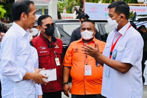 Hadir di Balikpapan, Presiden: BSU untuk Peserta BPJS Ketenagakerjaan
