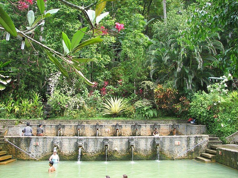 17 Tempat Wisata Cirebon yang Seru buat Liburan Akhir Pekan