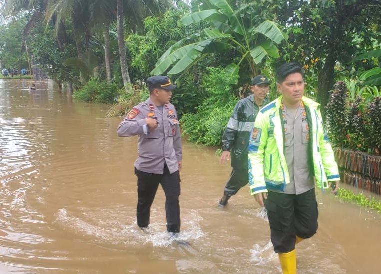 Asyik Bermain, Kakak Adik di Lampung Selatan Meninggal Terseret Banjir