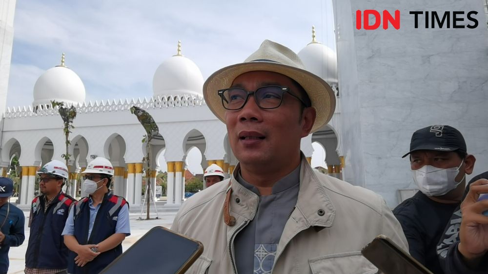Ridwan Kamil Bertemu Gibran, Bahas Program Hingga Tinjau Masjid