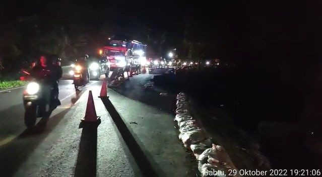 Serobot Jalur Bikin Arus Lalu Lintas di Bukit Bintang Macet