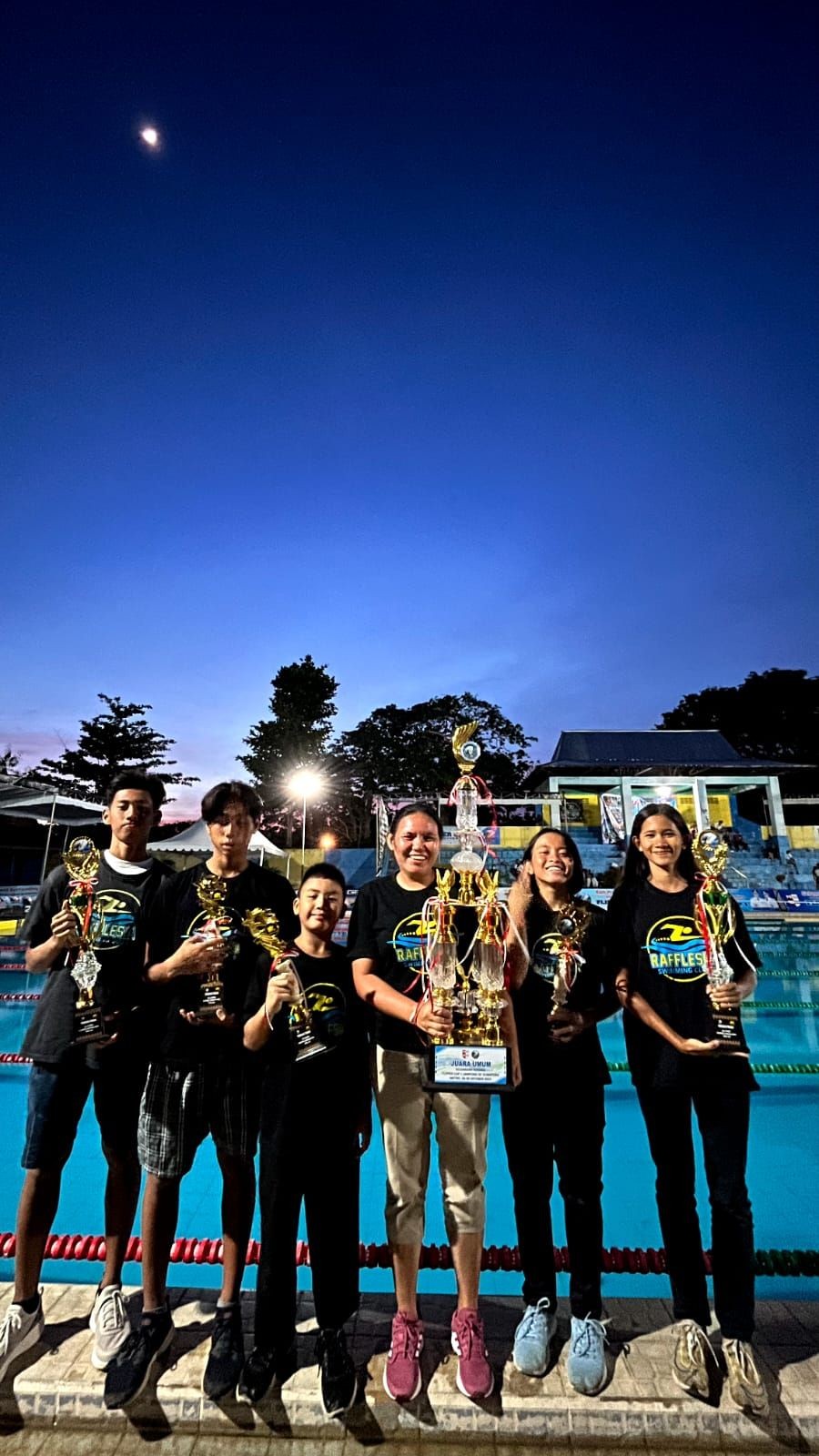 Raih 61 Medali, Rafflesia Swimming Club Juara Umum Kejuaraan Renang