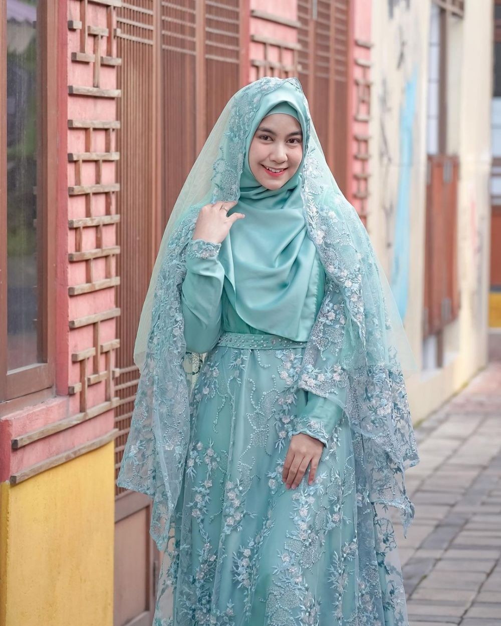 10 Model Gamis Brokat Kombinasi Satin Terbaru 2023