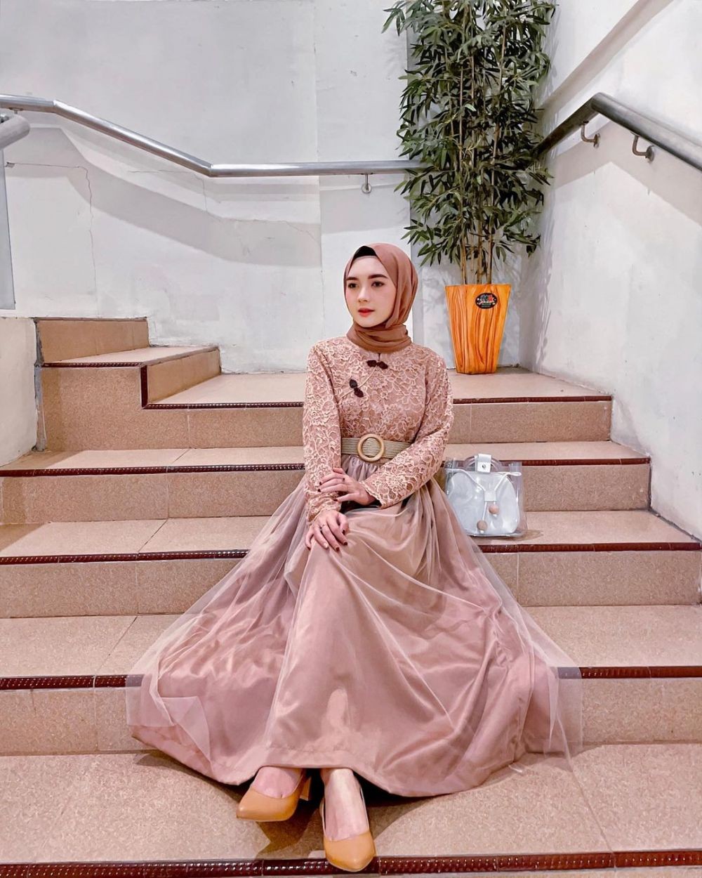 10 Model Gamis Brokat Kombinasi Satin Terbaru 2023