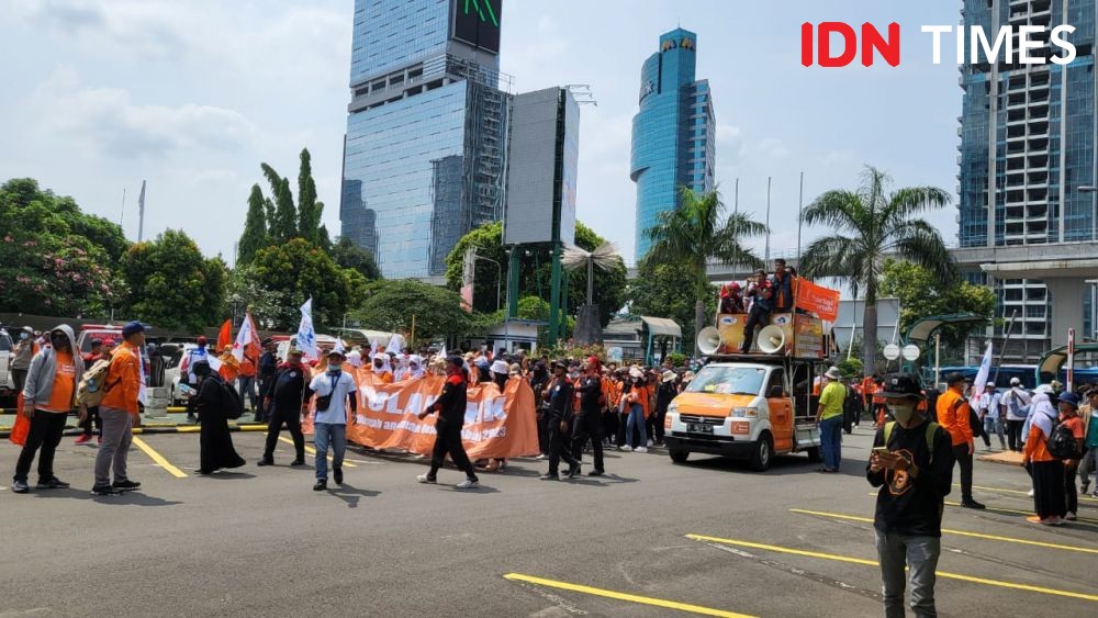 Buruh Minta Menaker Mundur Jika Tidak Naikkan UMP 13 Persen