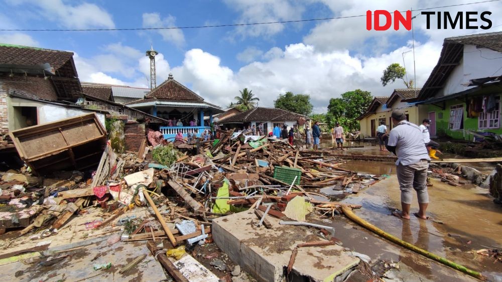 Banjir Banyuwangi, Ratusan Warga Kehilangan Tempat Tinggal