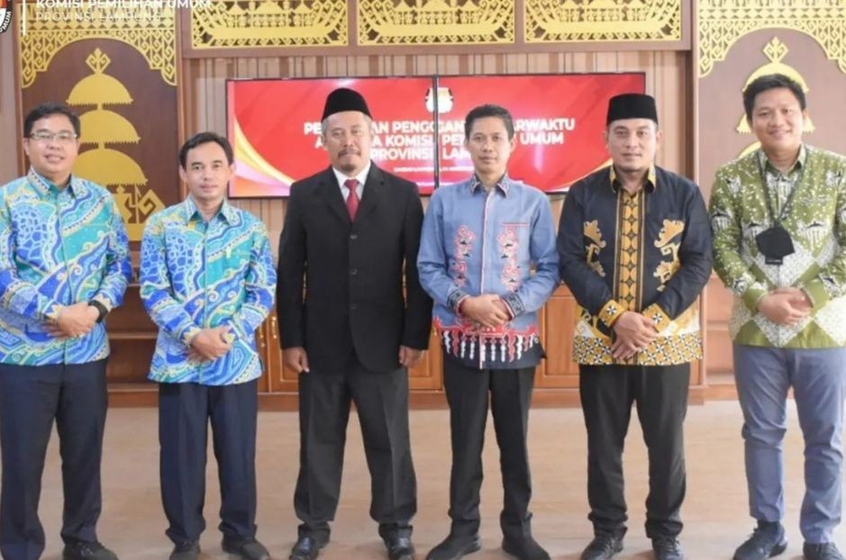 Sah! Warsito Dilantik PAW Anggota KPU Provinsi Lampung 2019-2024