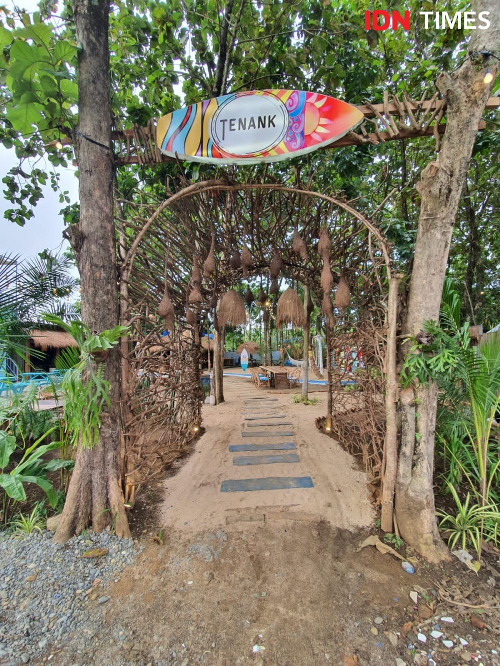 Berasa di Ubud, Ini 5 Kafe Berkonsep Pantai di Medan