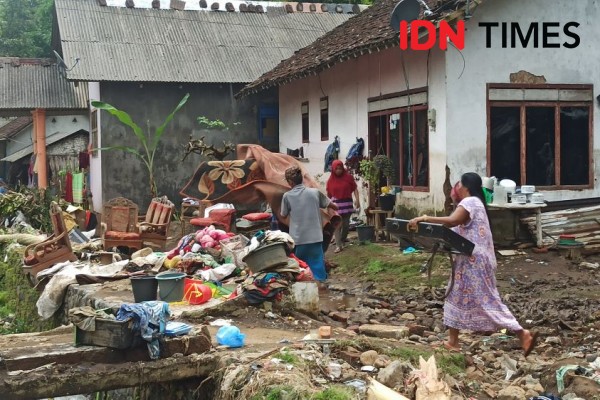 Korban Banjir Banyuwangi: Lahan Di Atas Ditanami Tebu