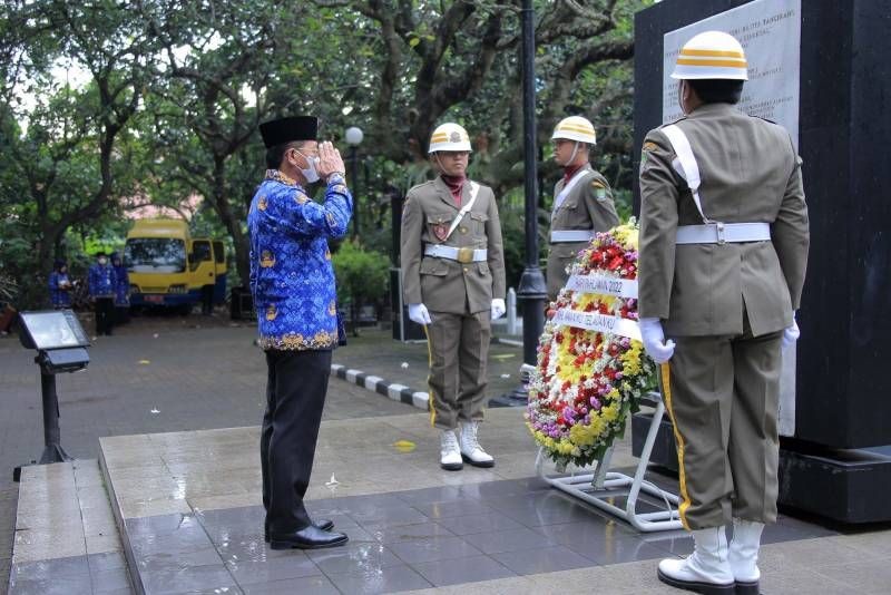 Hari Pahlawan Nasional, Pemkot Tangerang Tabur Bunga di TMP Taruna