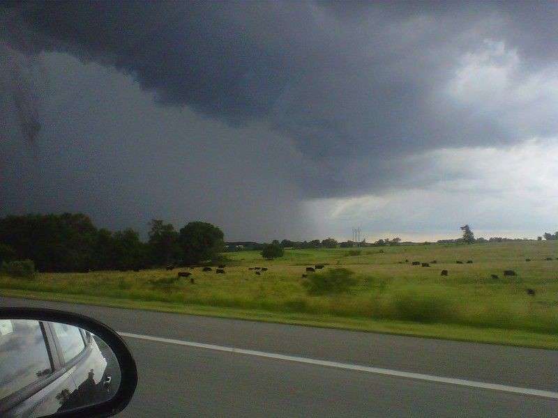 Apa Itu Microburst? Fenomena Alam Dampaknya Mirip Tornado