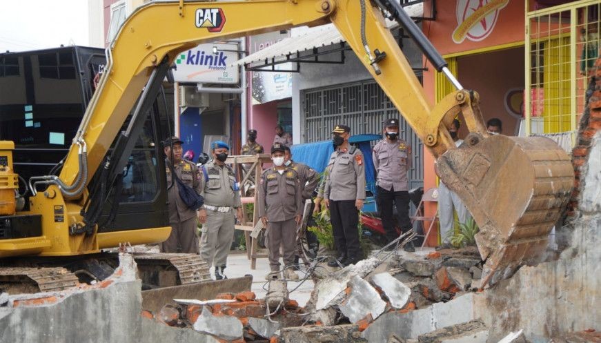 Siapkan Lahan Flyover Cisauk, Pemkab Tangerang Bongkar 50 Bangunan
