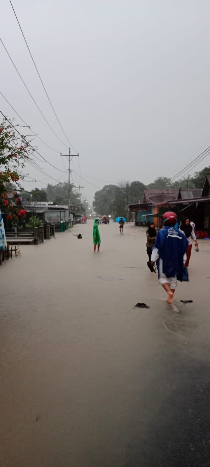 Hujan Deras Mengguyur Tapteng, Sejumlah Desa di Barus Terendam Banjir 