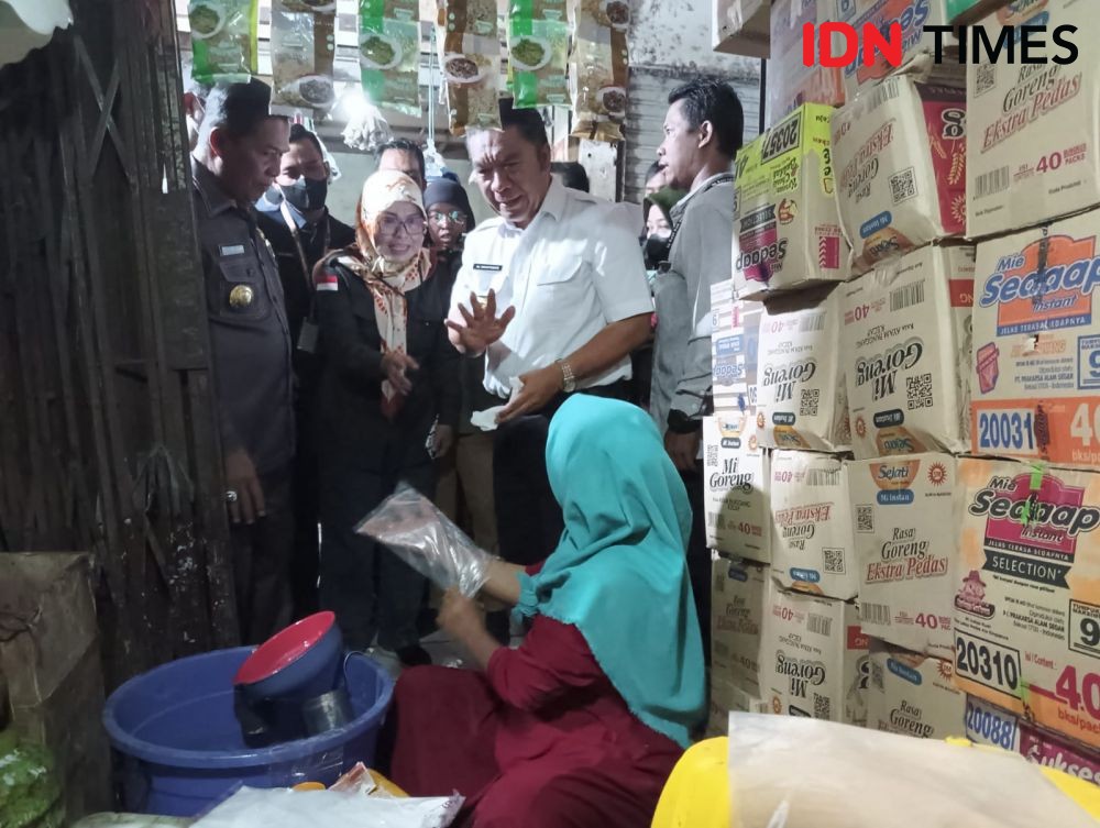 Pj Gubernur Banten: Harga Bahan Pokok di Pasar Berangsur Turun 