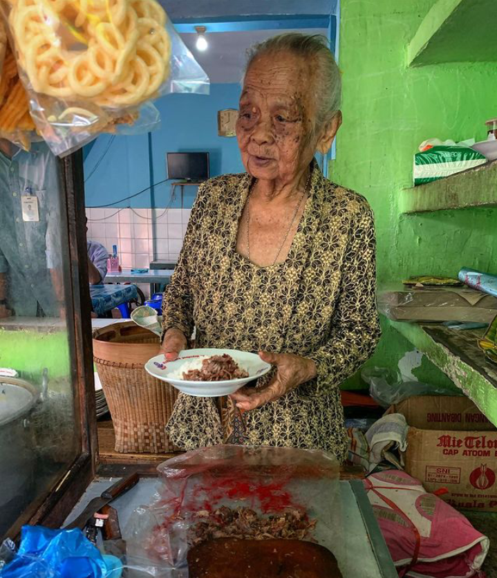 Sop Empal Mbok Wignyo, Kuliner Hidden Gems di Jogja Buka Sejak 1970   