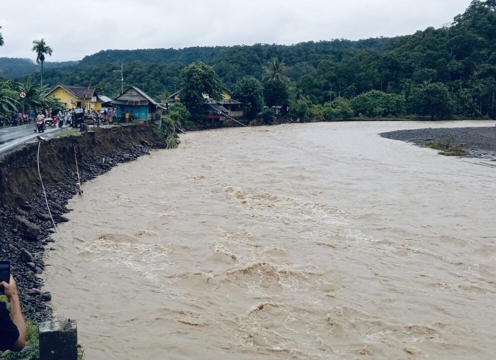 Curah Hujan dan Galian Sungai Pemicu Longsor dan Banjir di Pesibar