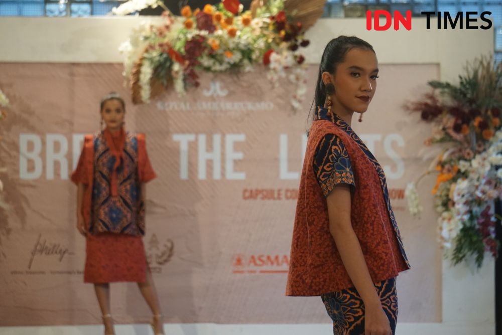 Desainer Jogja Ajak Millennial Pakai Baju Batik dan Lurik   