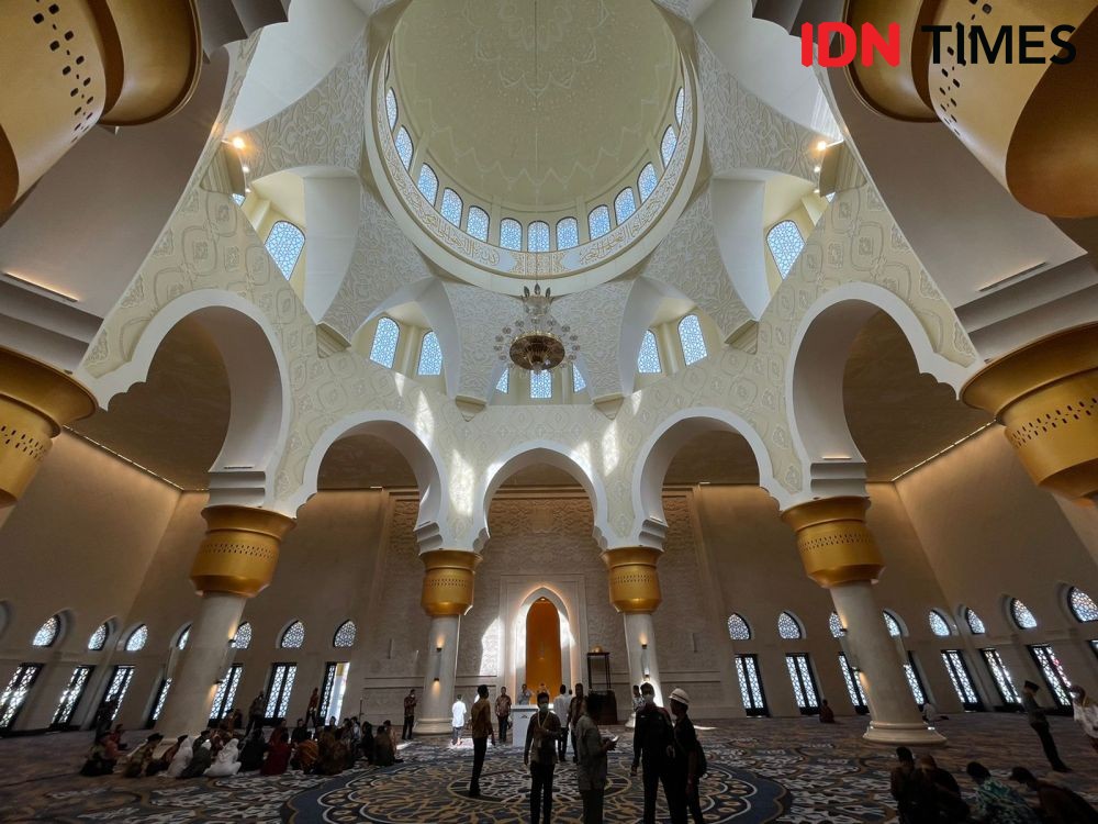Wapres dan Ulama UEA Salat Subuh Perdana di Masjid Raya Sheikh Zayed