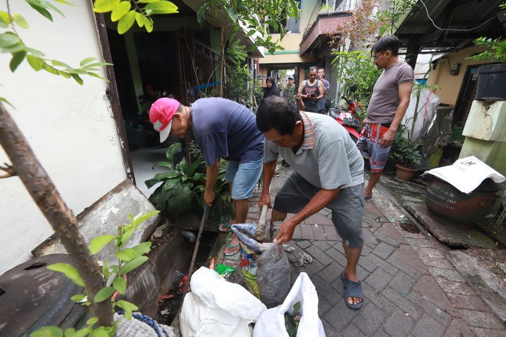 Surabaya Bergerak Hidupkan Tradisi Gotong Royong