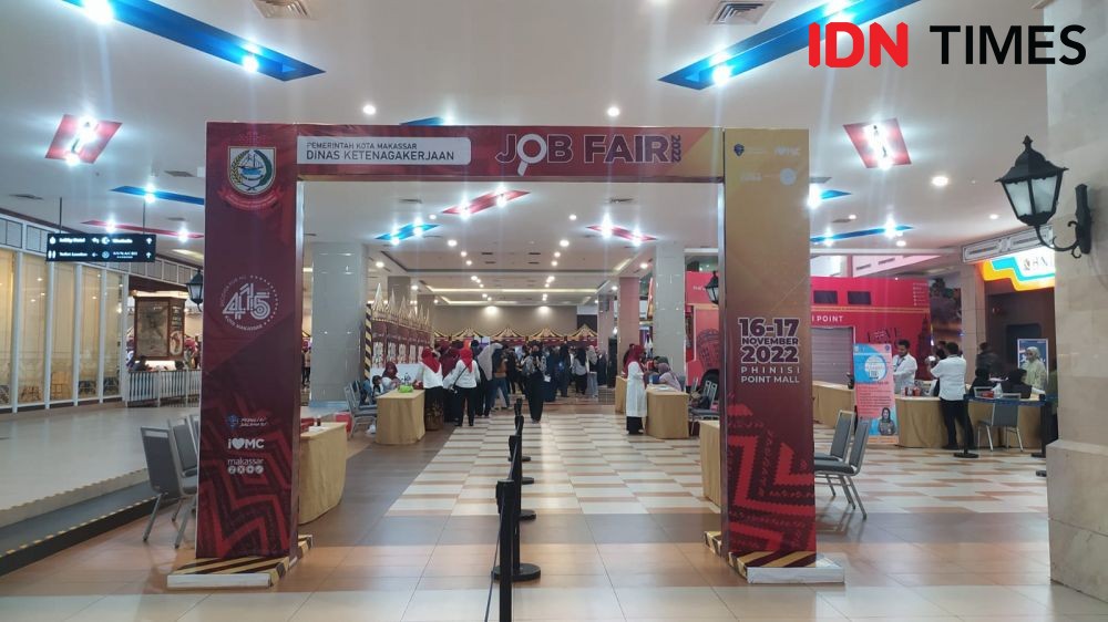 Ratusan Pencari Kerja Serbu Job Fair di Mall Pipo Makassar
