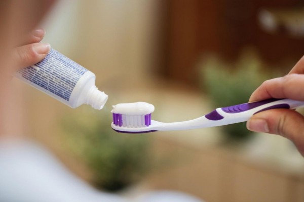 9 Bahan Pasta Gigi yang Berpotensi Bahaya, Baiknya Hindari