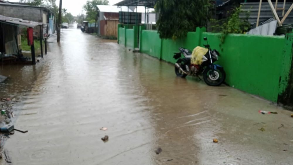 Banjir, Warga Perumnas Antang Makassar Mulai Mengungsi