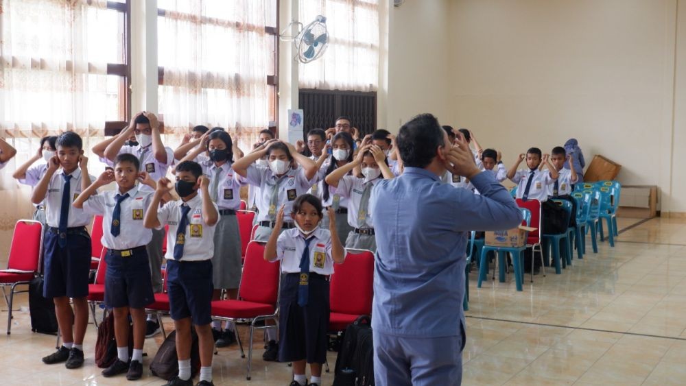 140 Pelajar di Toba dan Asahan Dapat Kacamata Gratis dari Inalum