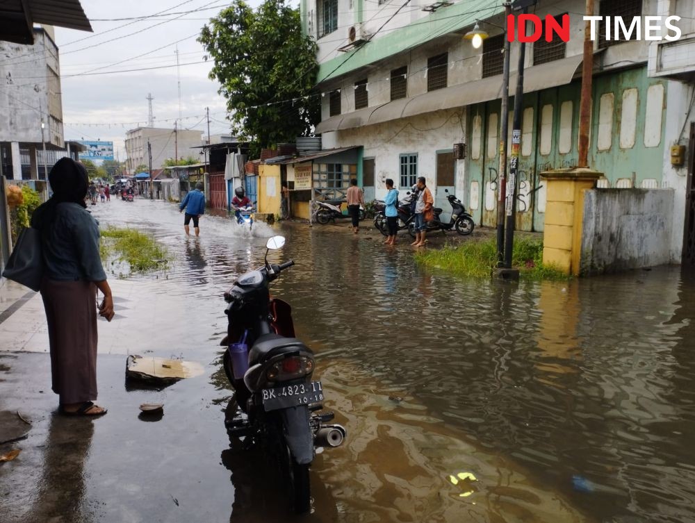 Medan Dikepung Banjir, Edy Minta Warga Pinggir Sungai Mau Direlokasi