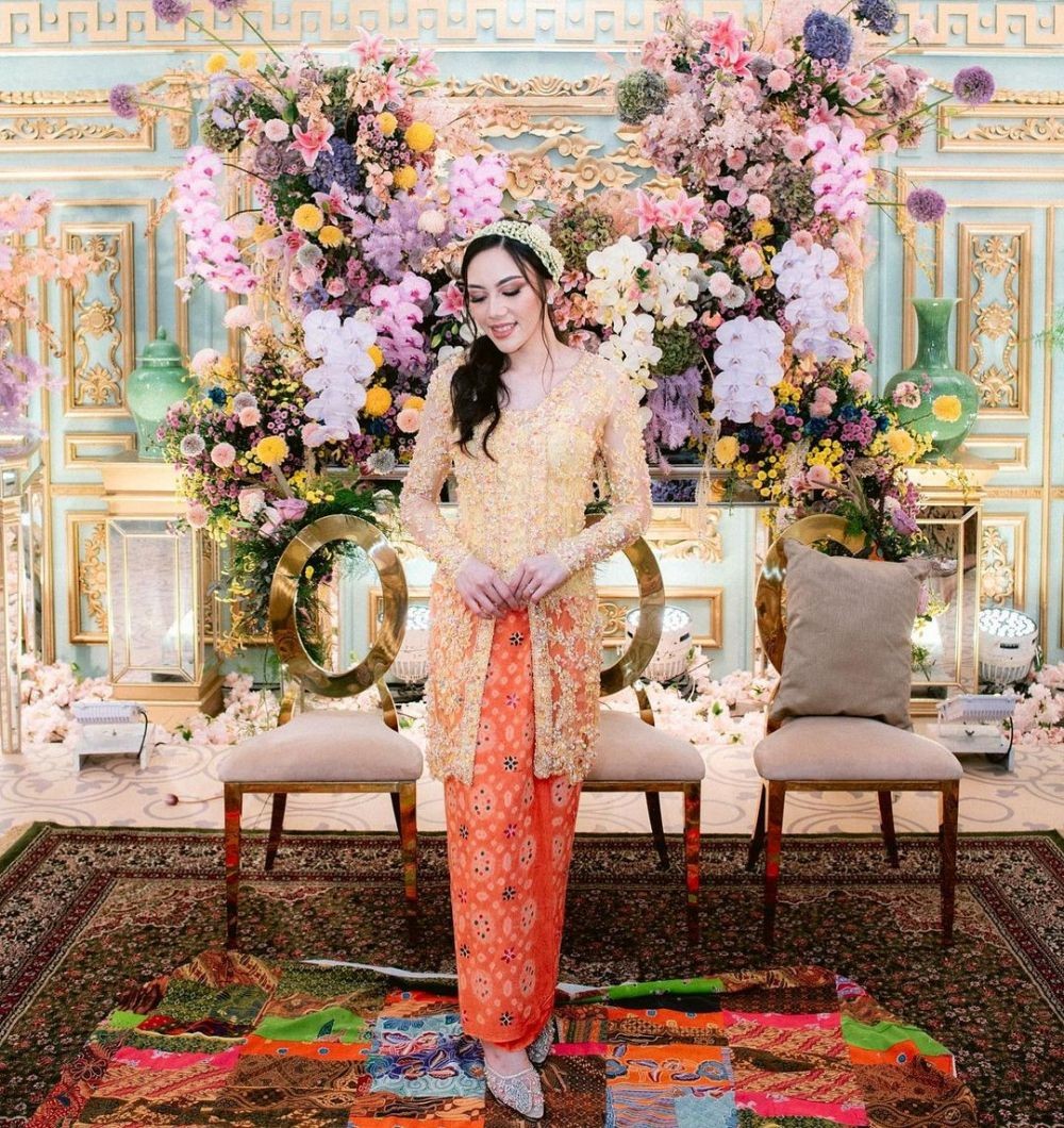 9 Kebaya Glamor Berpayet Rancangan Ronauli Liu Jatuh Hati 