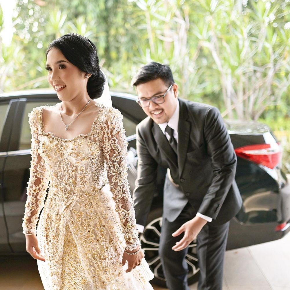 9 Kebaya Glamor Berpayet Rancangan Ronauli Liu Jatuh Hati 